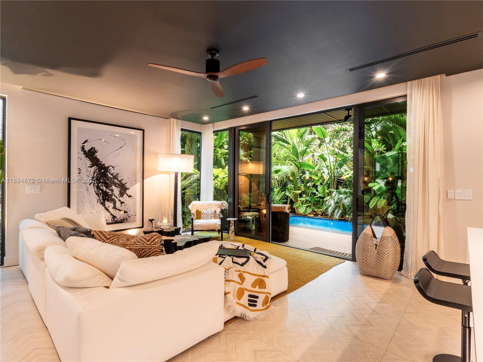 3203 Shipping Ave Miami, FL 33133