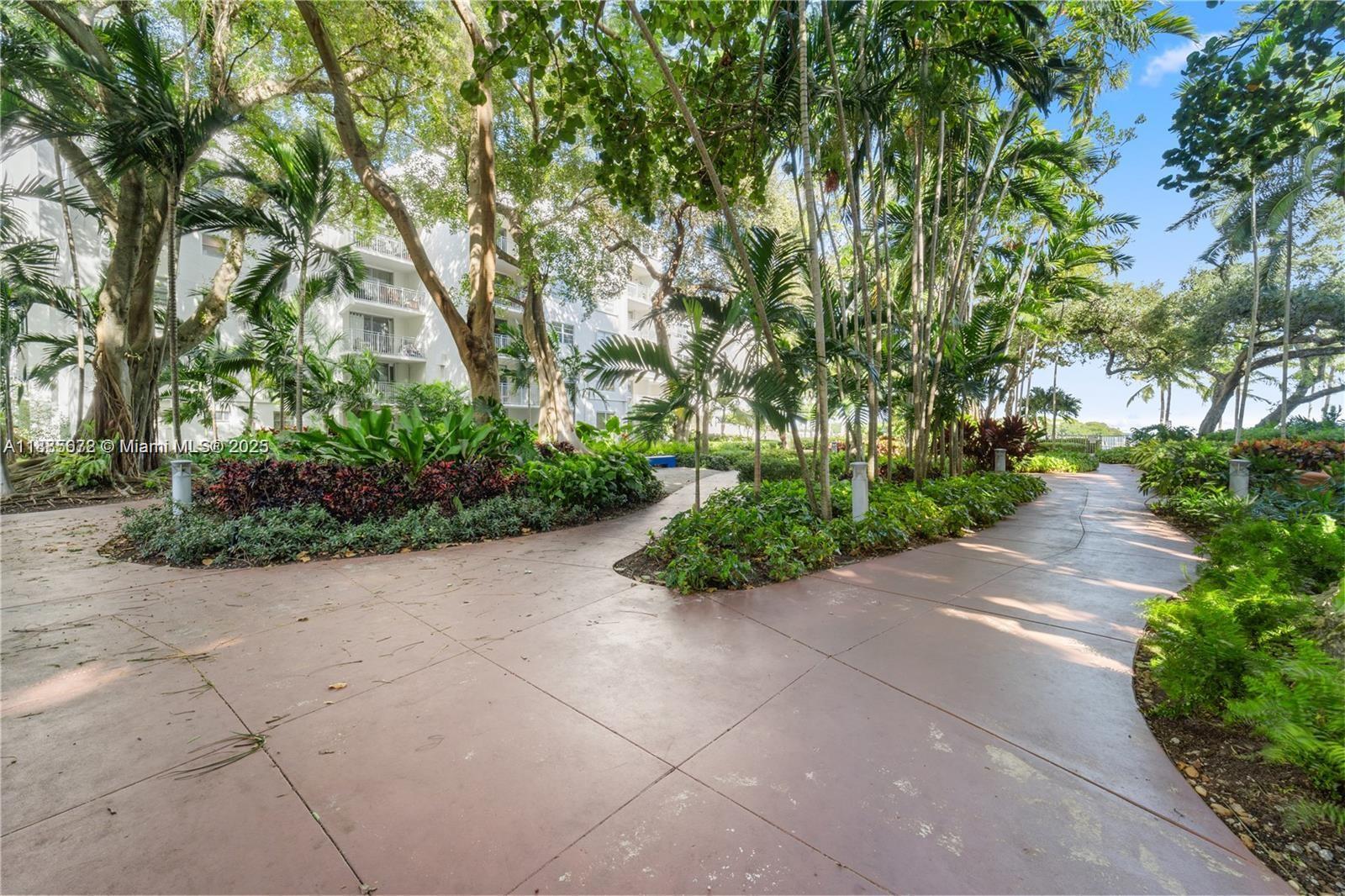 650 NE 64th St #GPH4 Miami, FL 33138