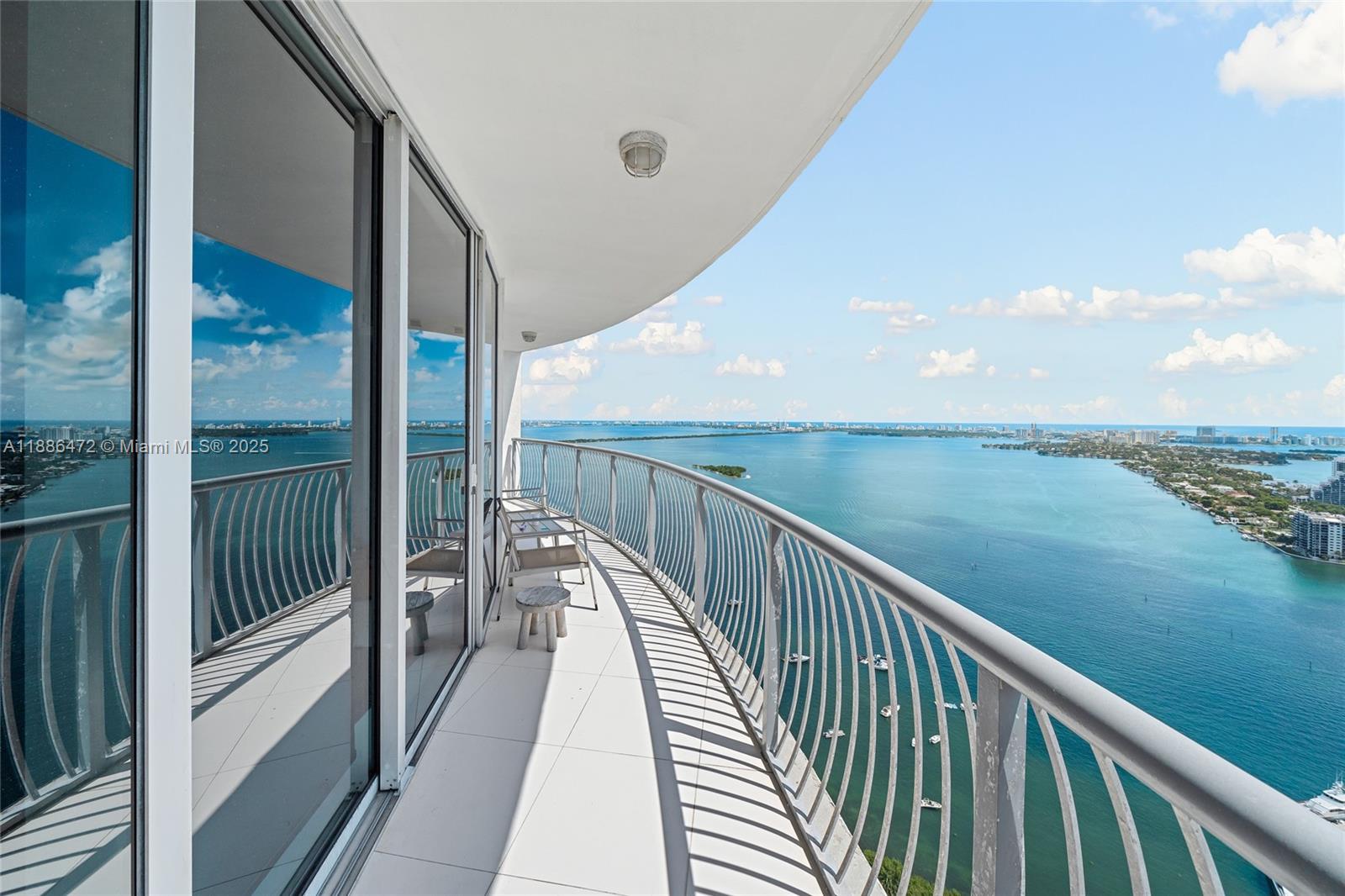 image Opera Tower Condo14