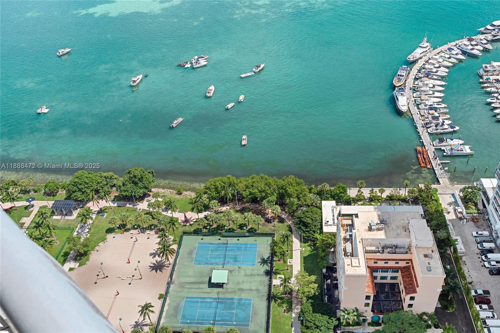 image Opera Tower Condo16