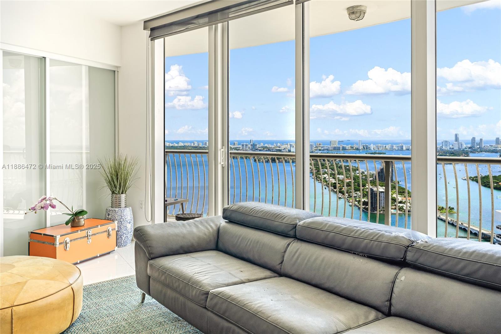 image Opera Tower Condo2