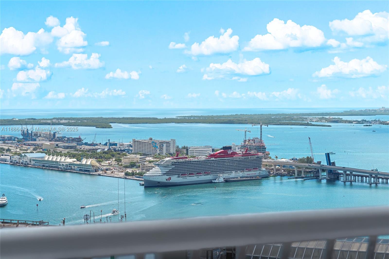 image Opera Tower Condo4