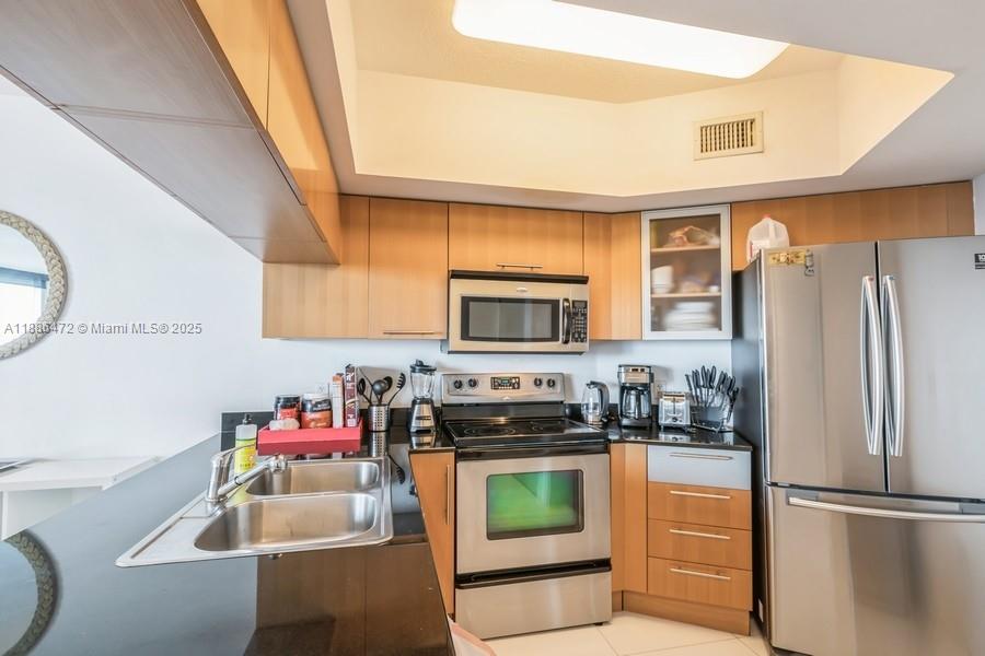 image Opera Tower Condo6