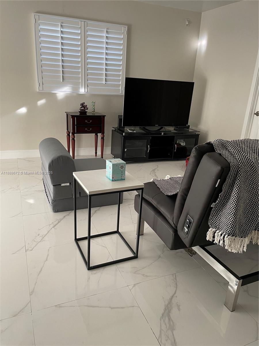 7500 SW 81st Ave Miami, FL 33143