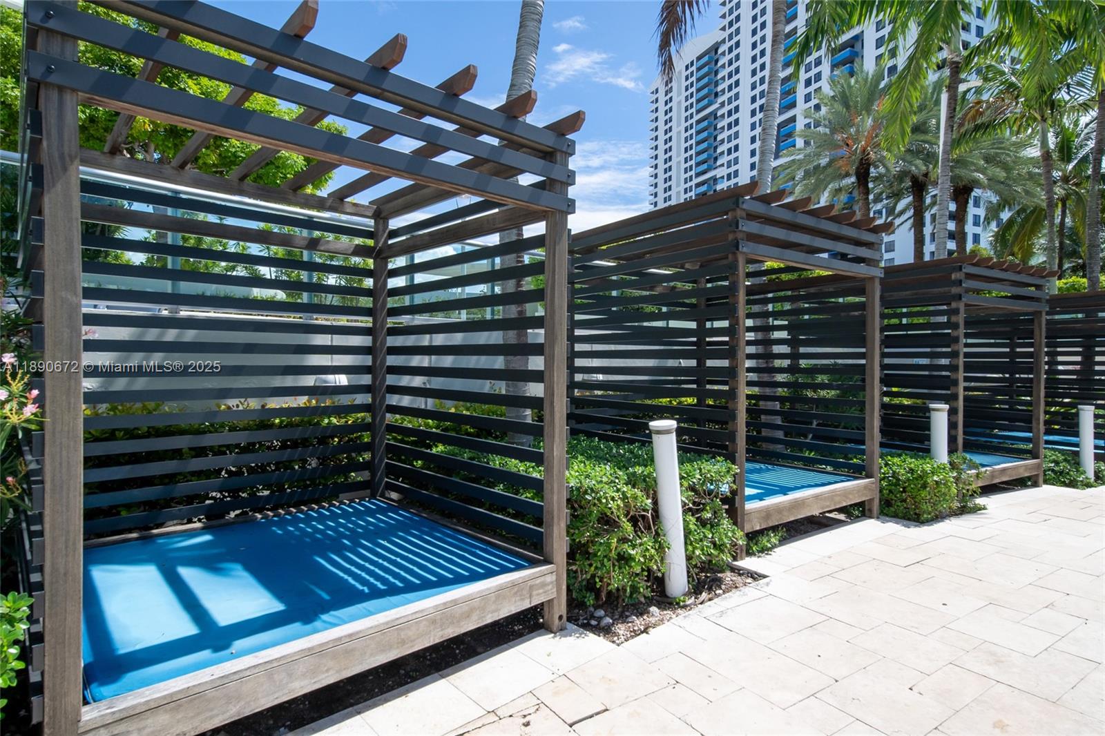 image Flamingo South Beach I Co28