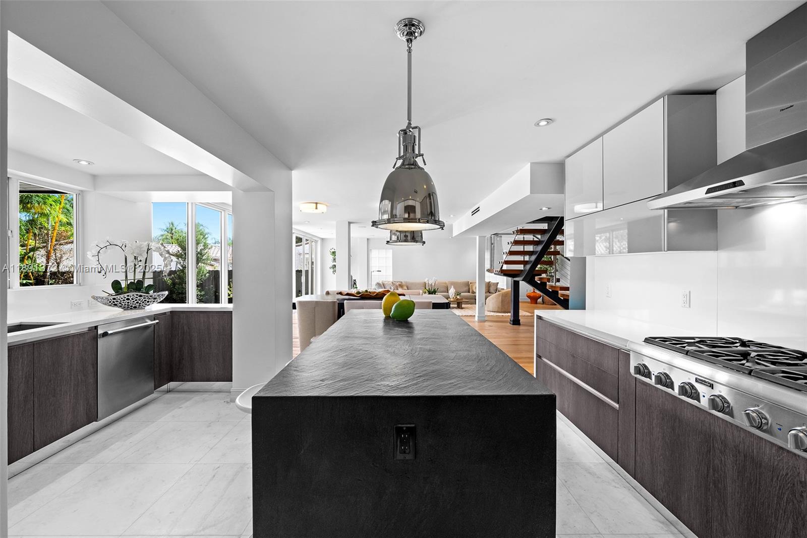 575 Bay Pt Rd Miami, FL 33137