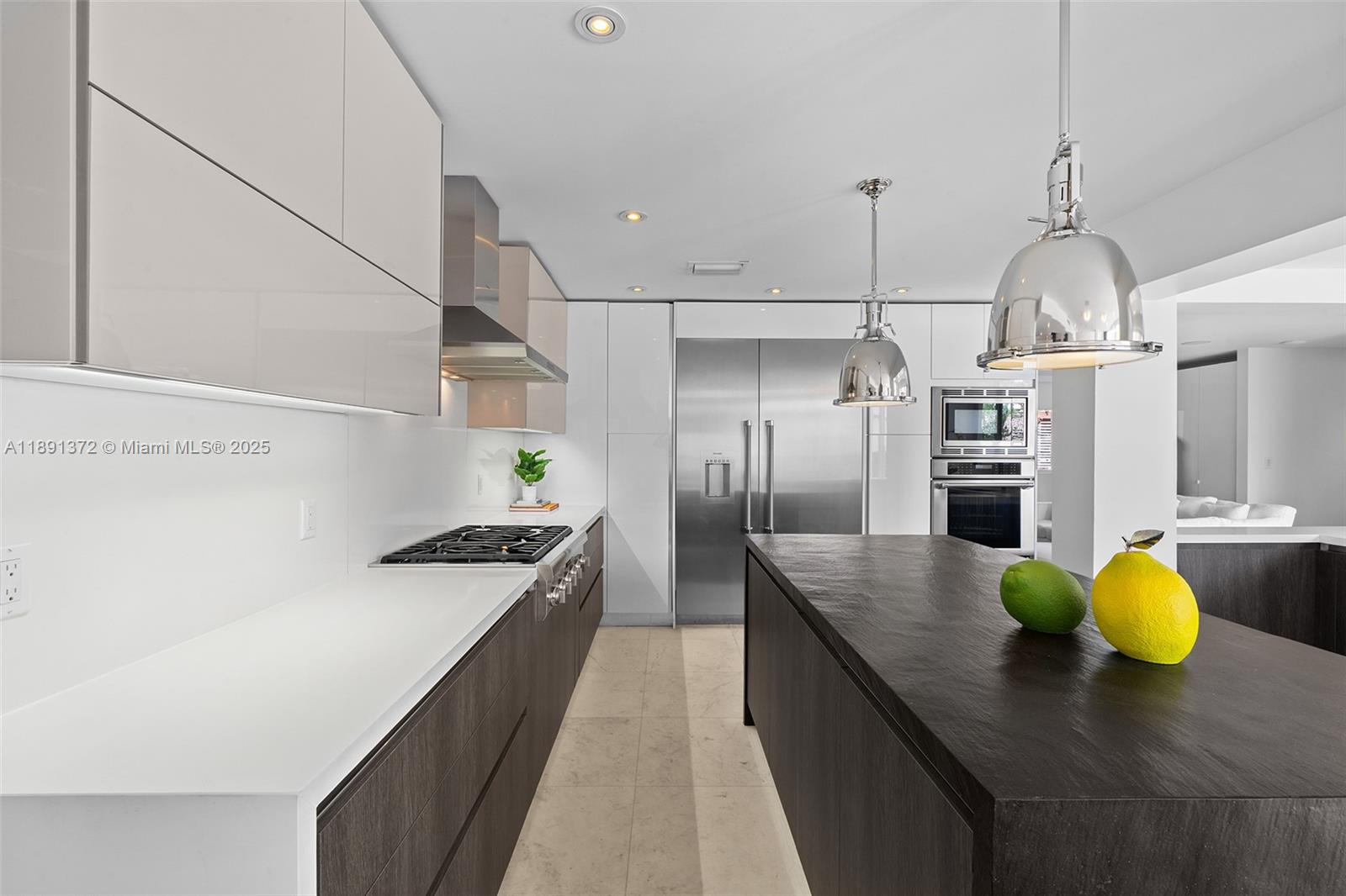 575 Bay Pt Rd Miami, FL 33137