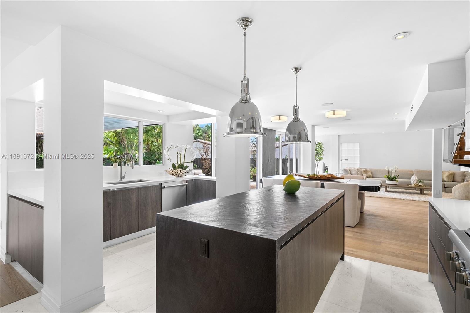 575 Bay Pt Rd Miami, FL 33137