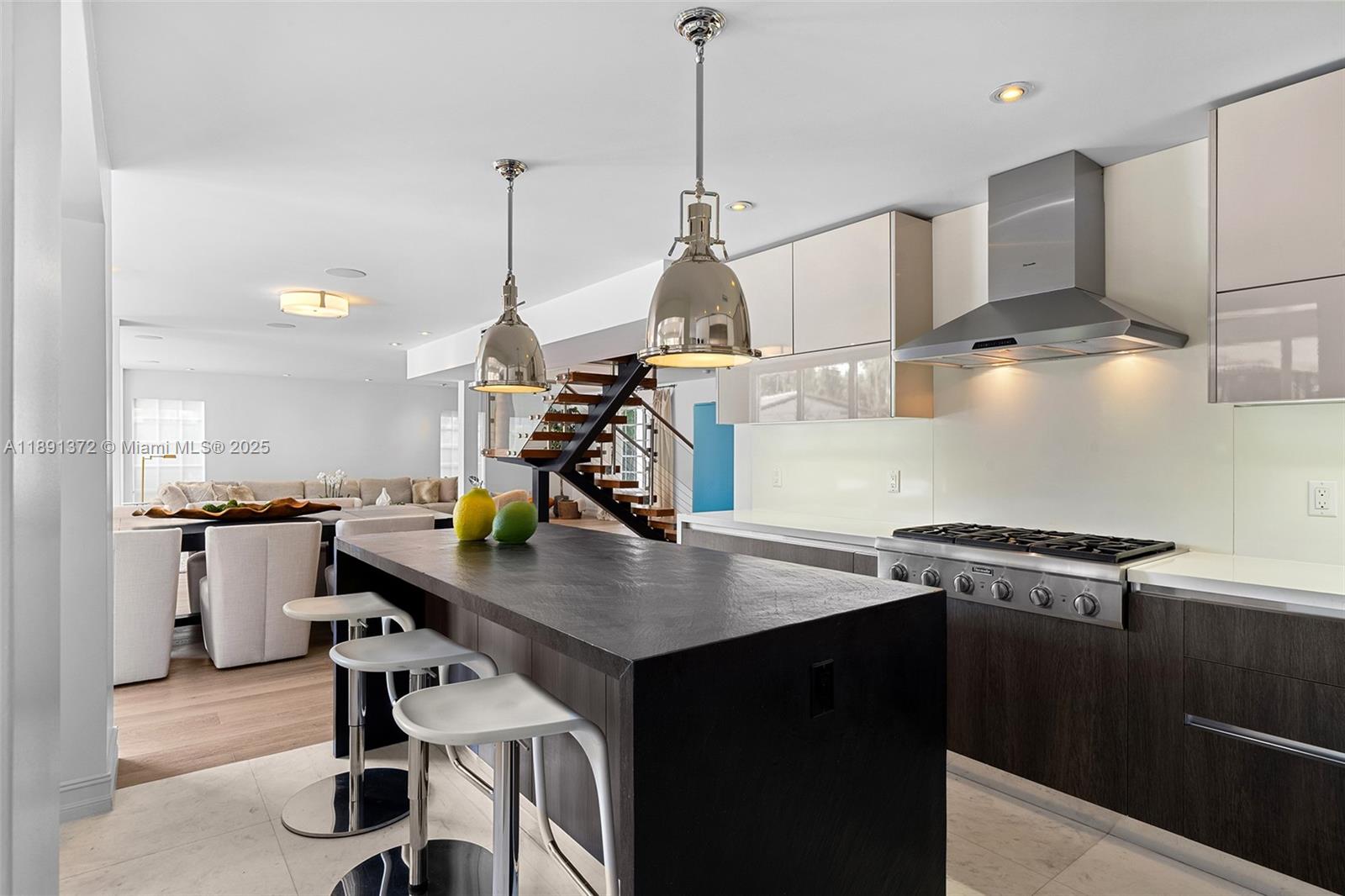 575 Bay Pt Rd Miami, FL 33137