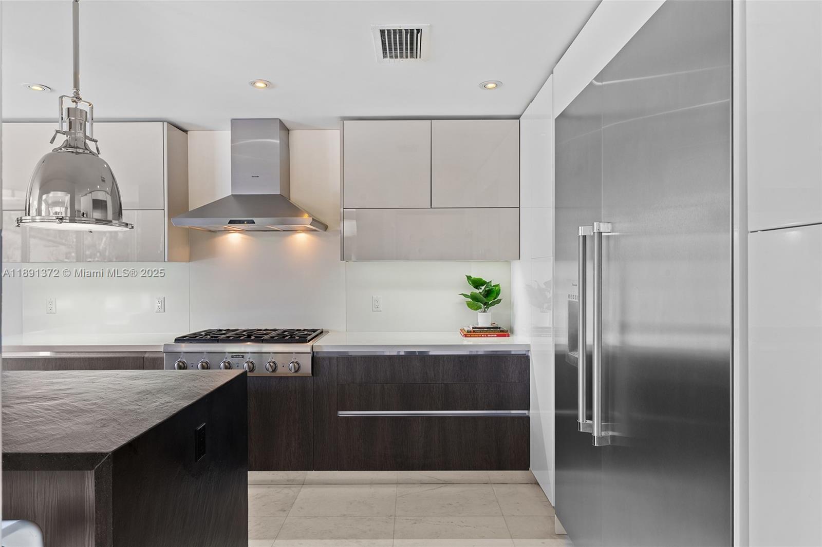 575 Bay Pt Rd Miami, FL 33137