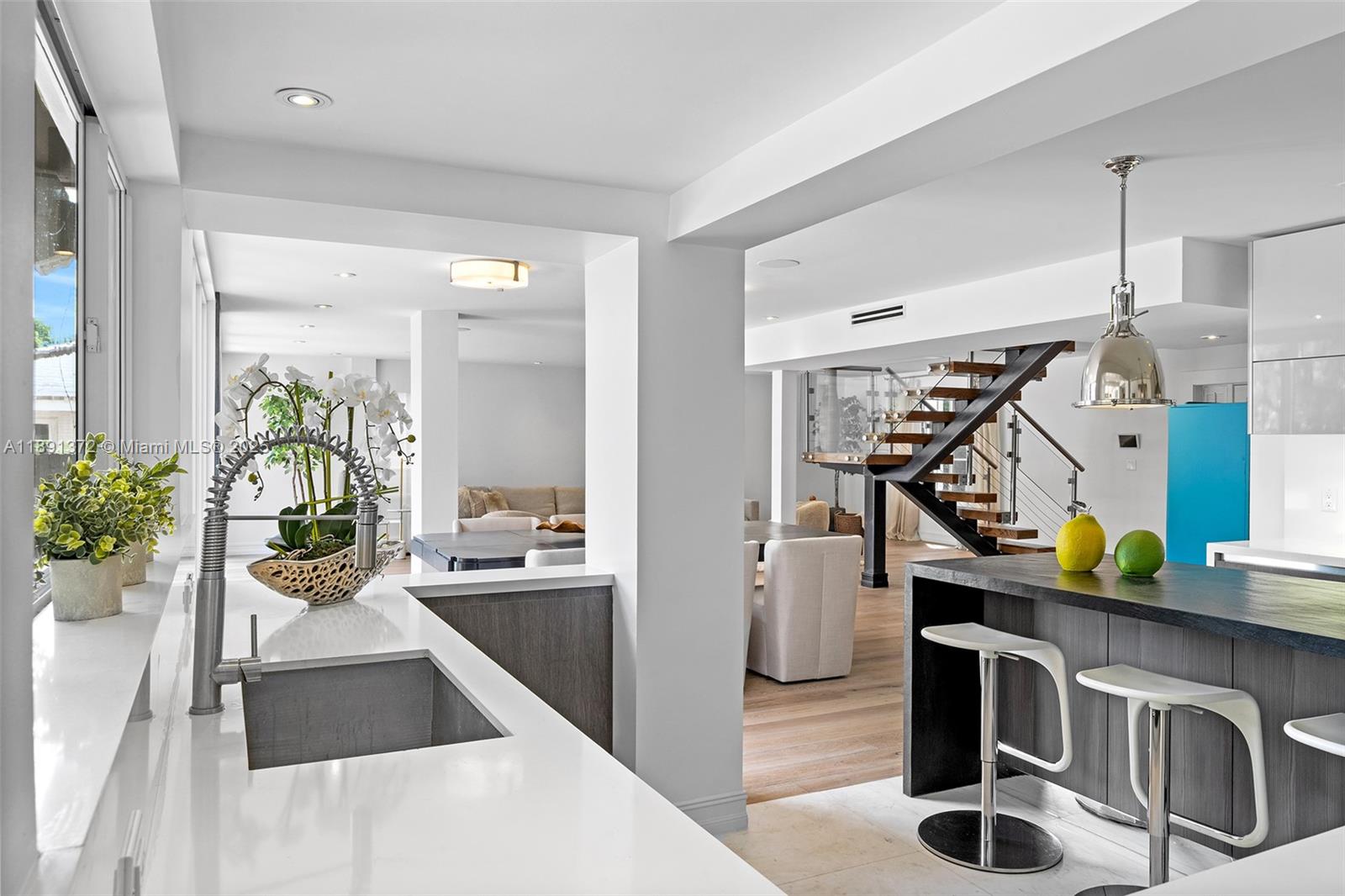 575 Bay Pt Rd Miami, FL 33137