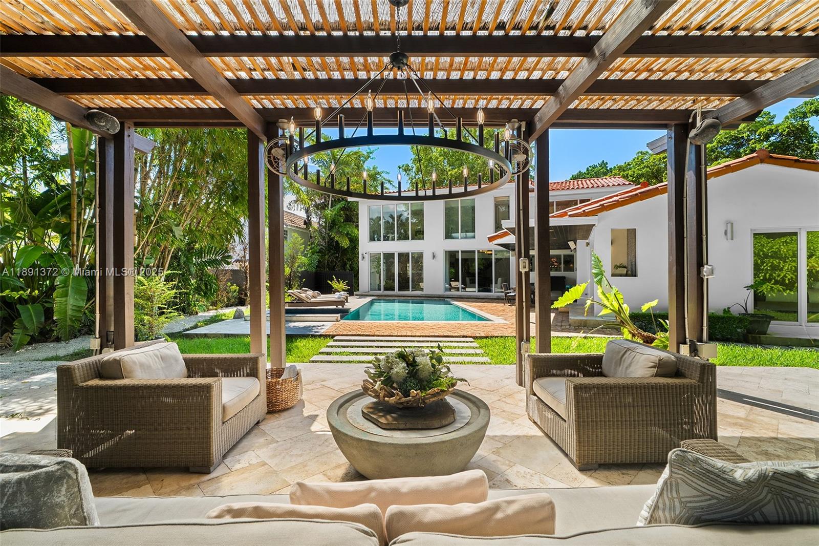 575 Bay Pt Rd Miami, FL 33137