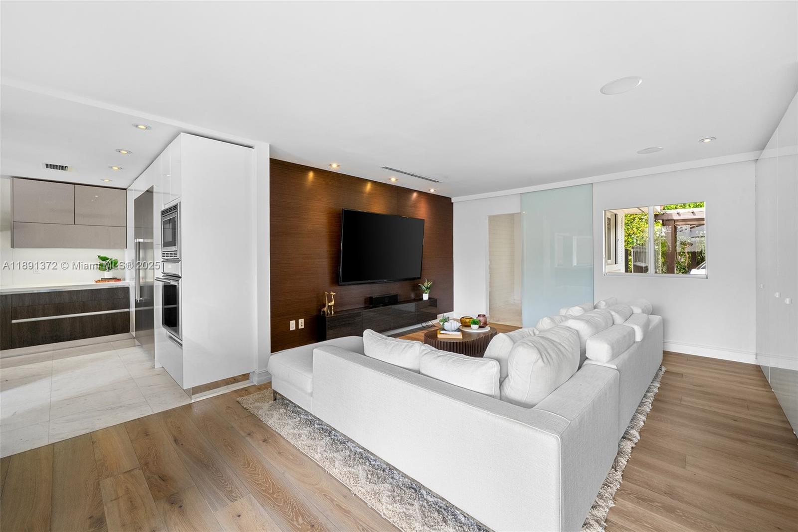 575 Bay Pt Rd Miami, FL 33137