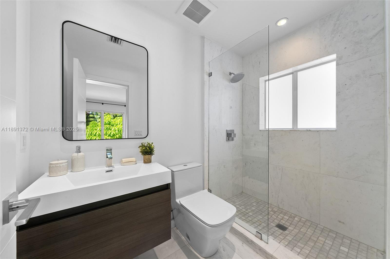 575 Bay Pt Rd Miami, FL 33137