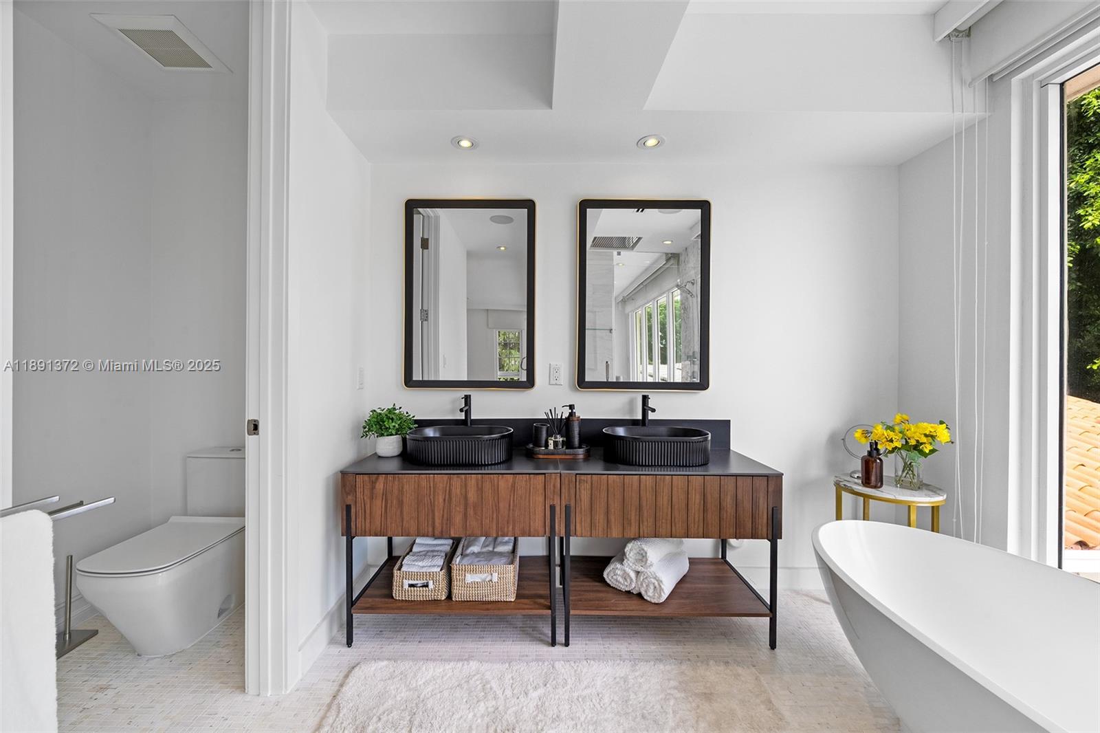 575 Bay Pt Rd Miami, FL 33137