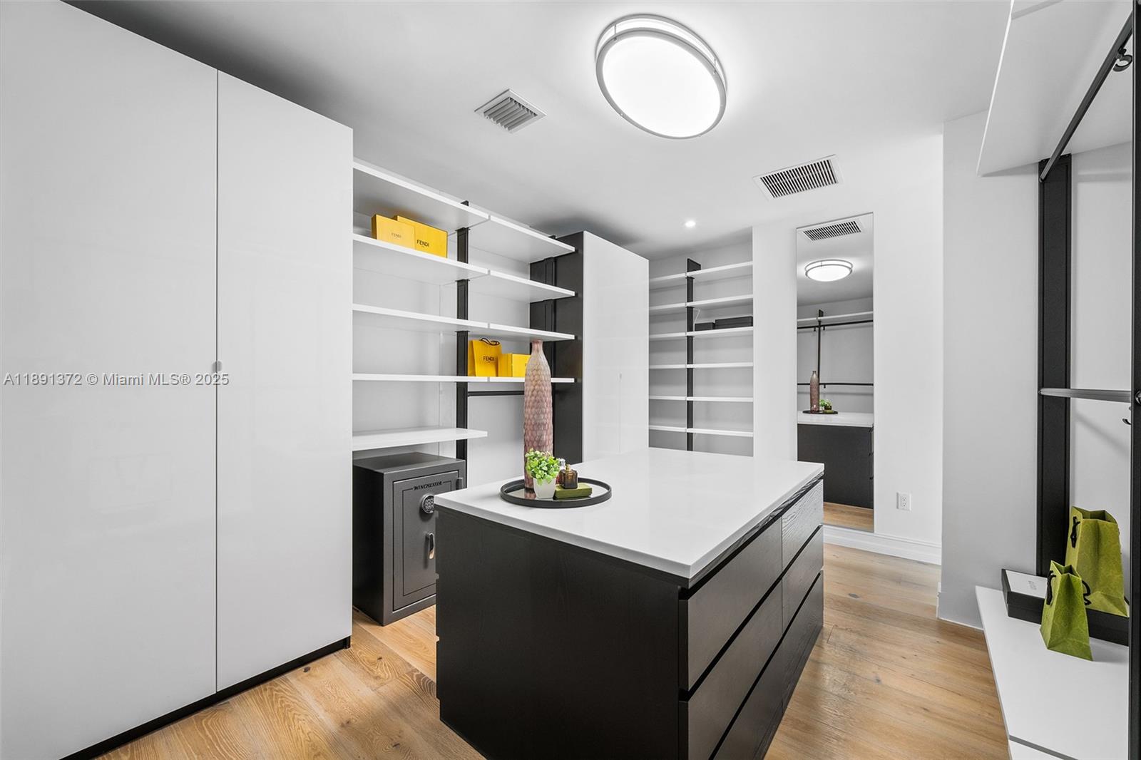 575 Bay Pt Rd Miami, FL 33137