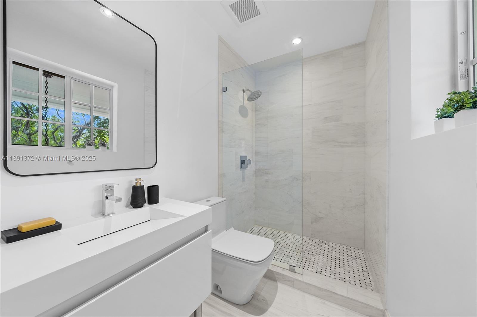 575 Bay Pt Rd Miami, FL 33137