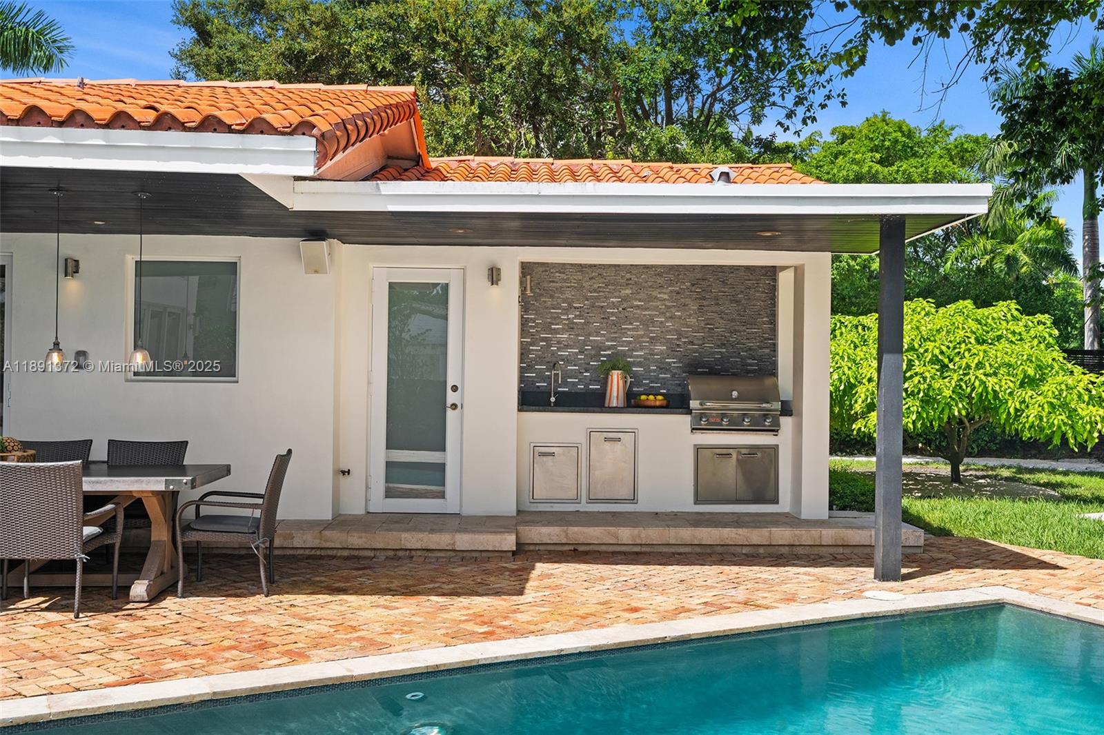 575 Bay Pt Rd Miami, FL 33137