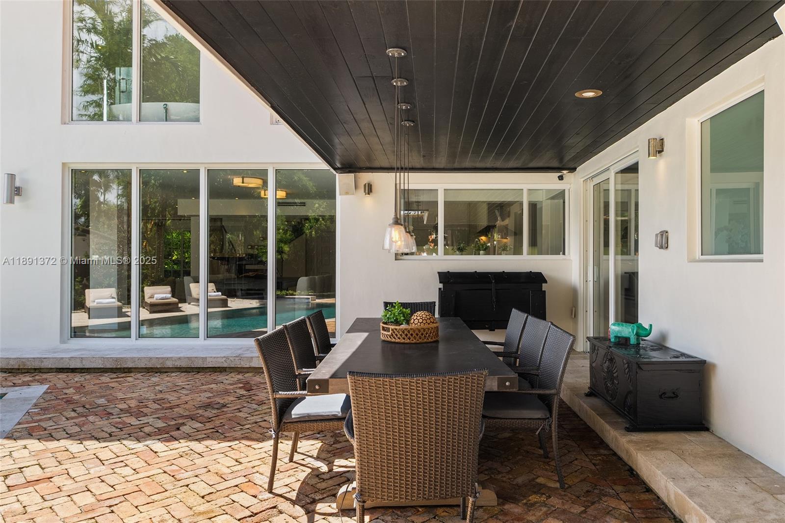 575 Bay Pt Rd Miami, FL 33137