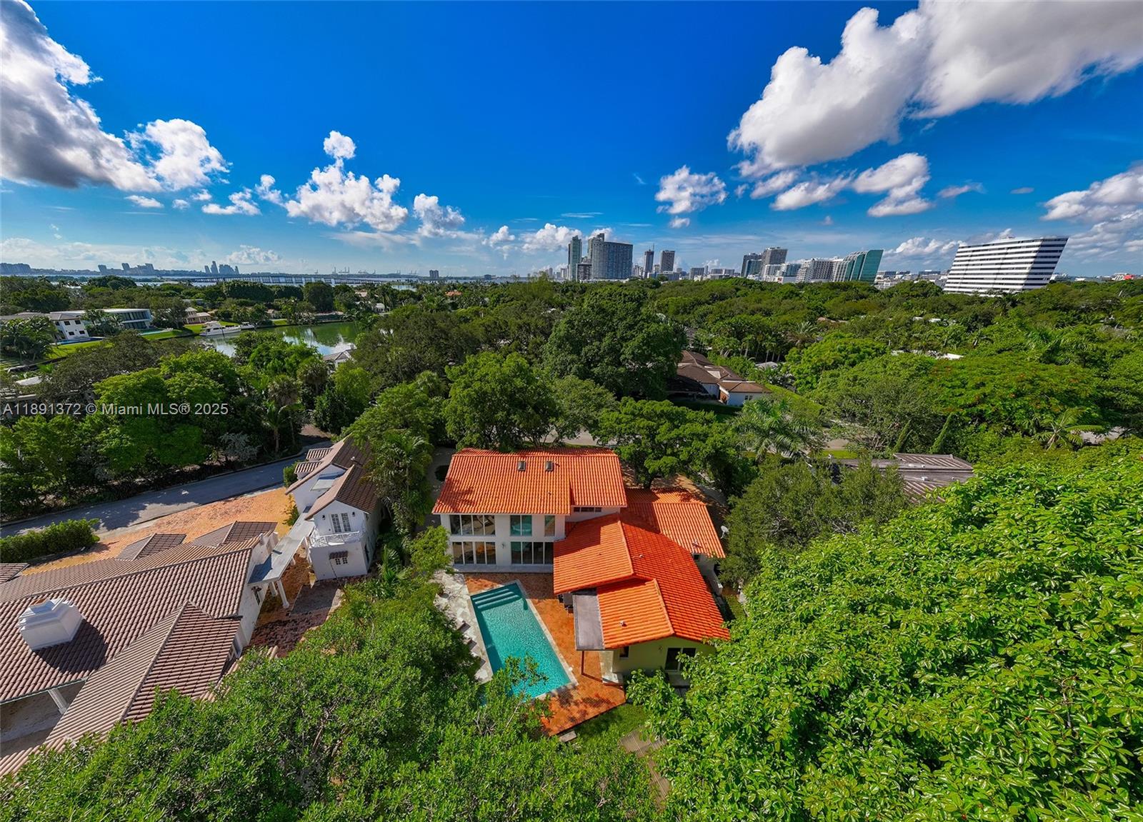 575 Bay Pt Rd Miami, FL 33137