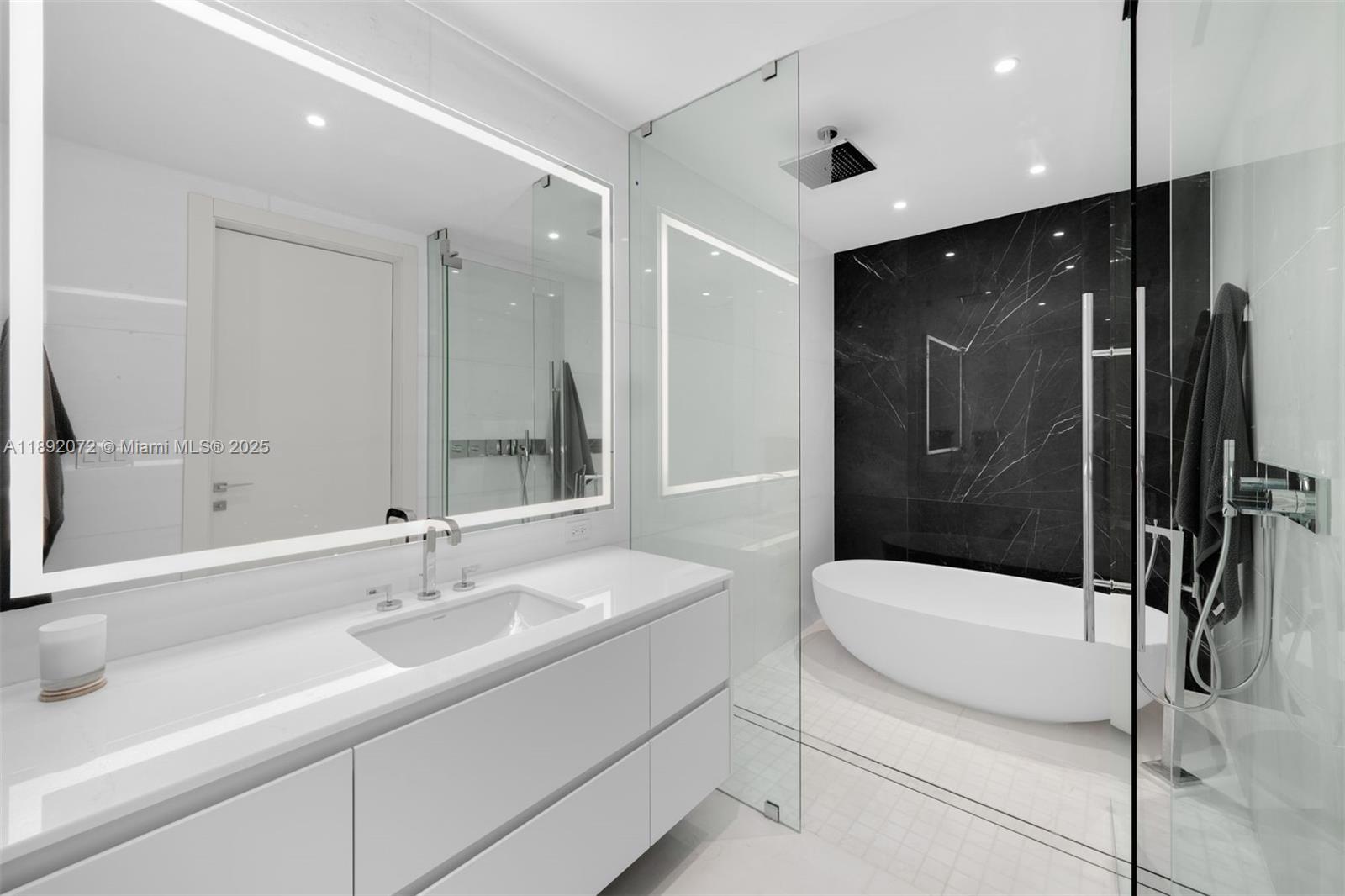 image Aston Martin Residences12