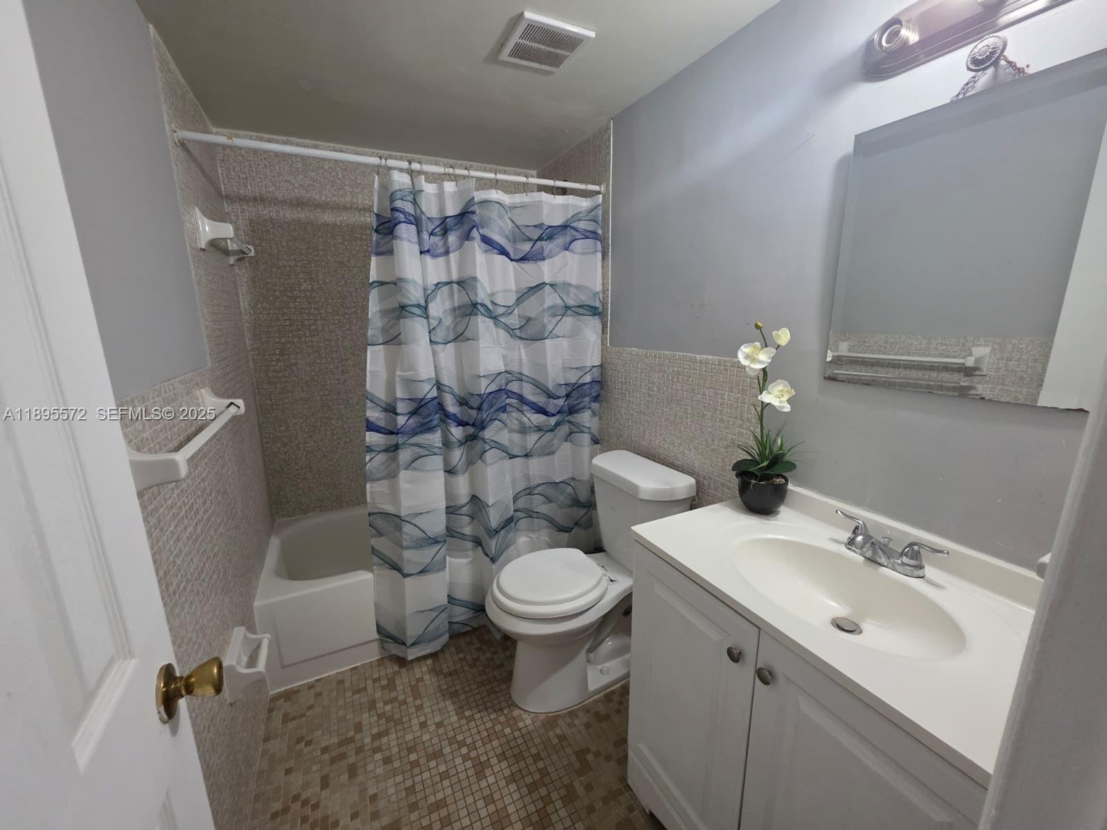 11005 SW 1st St #207 Sweetwater, FL 33174