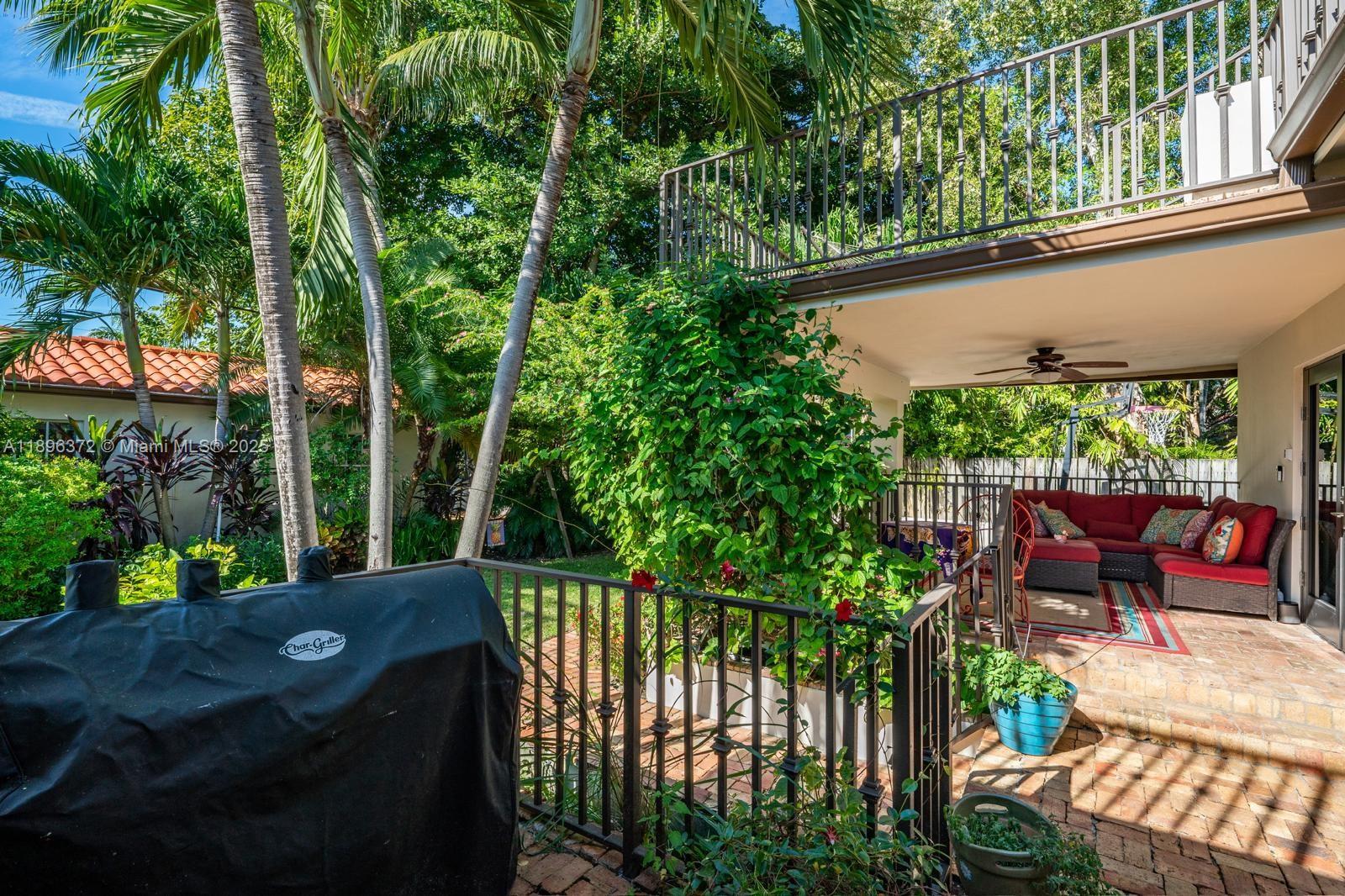 5808 Alton Rd Miami Beach, FL 33140 5808 Alton Rd Miami Beach, FL 33140