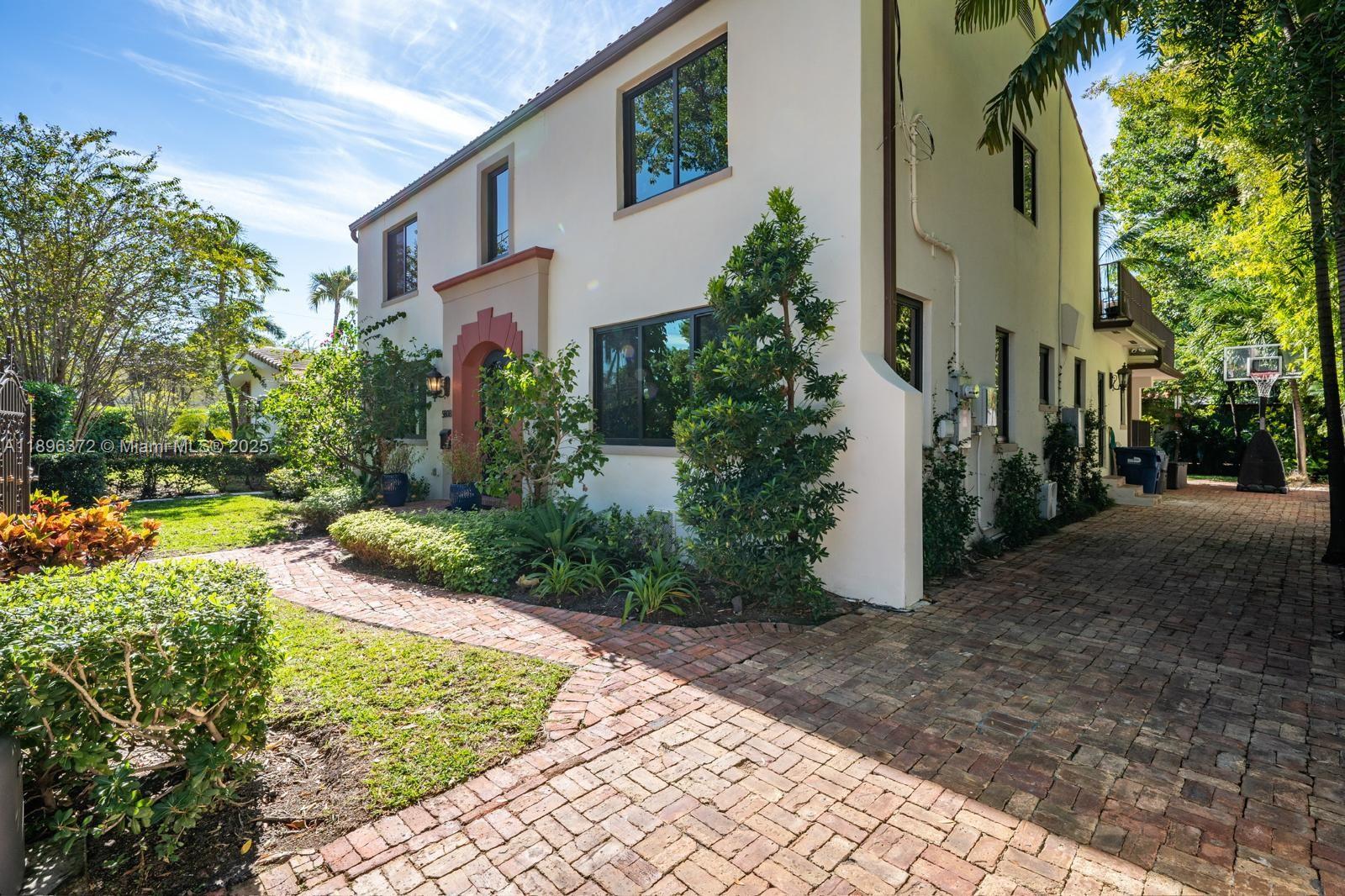 5808 Alton Rd Miami Beach, FL 33140 5808 Alton Rd Miami Beach, FL 33140