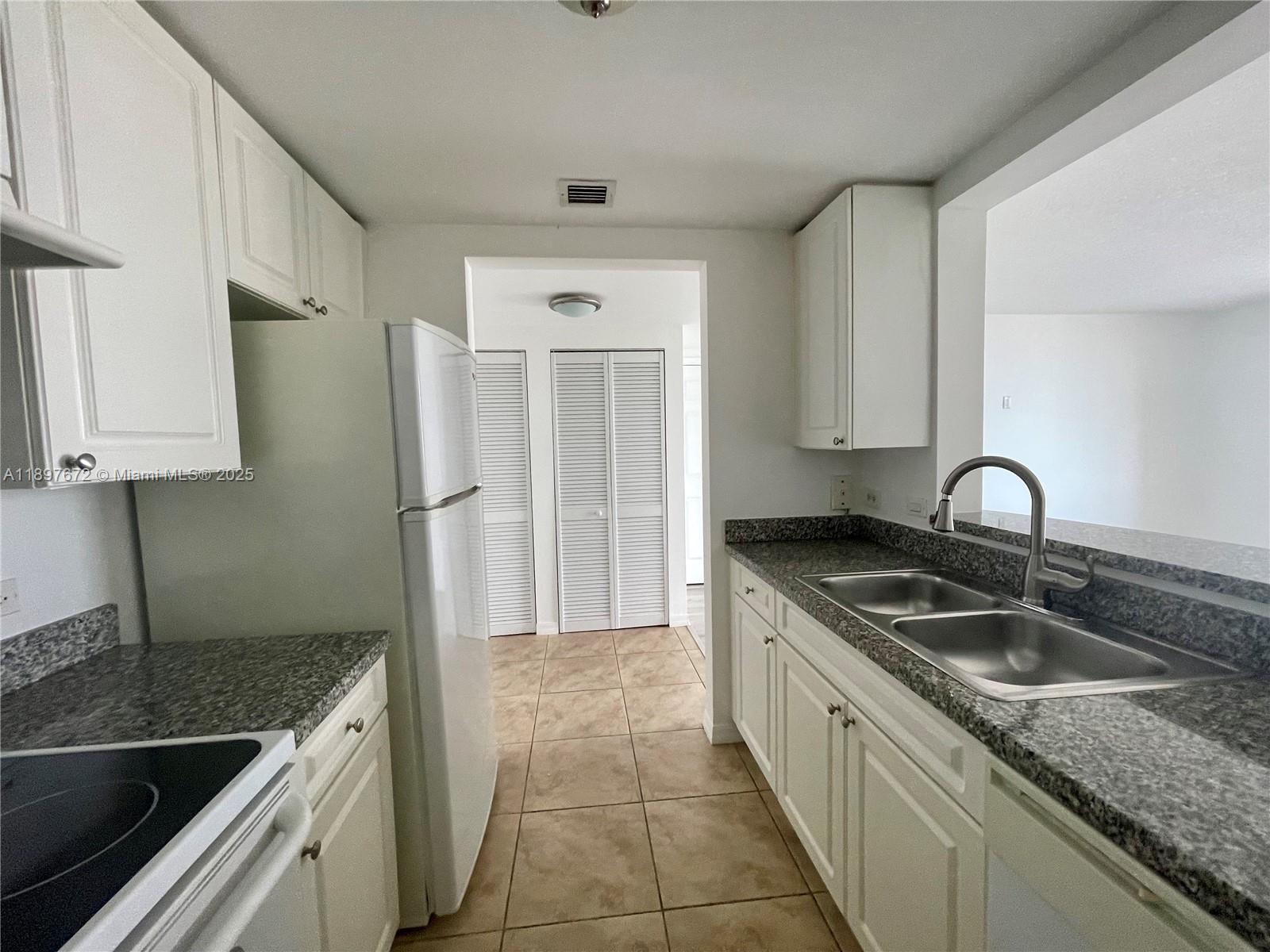 900 SW 8th St #1505 Miami, FL 33130