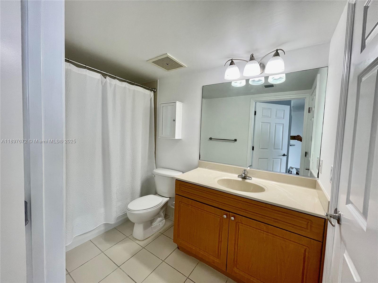 900 SW 8th St #1505 Miami, FL 33130