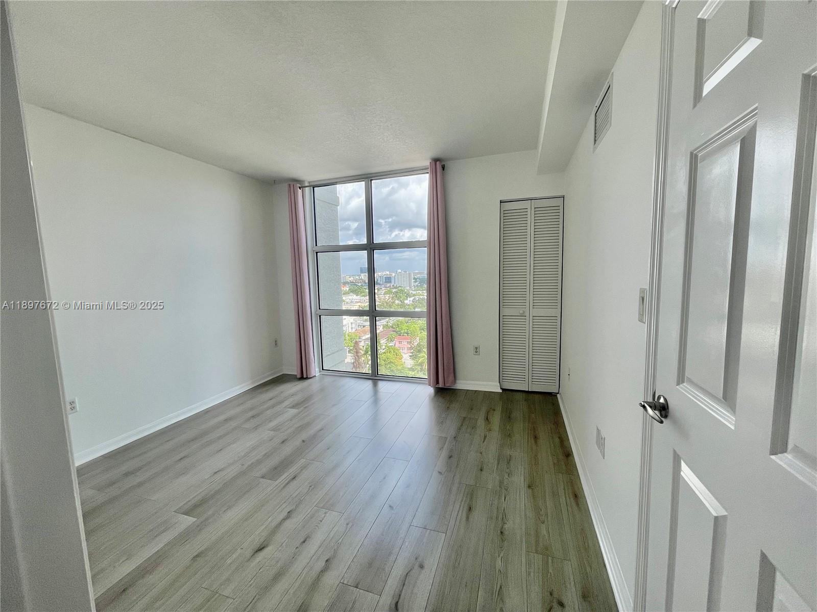 900 SW 8th St #1505 Miami, FL 33130