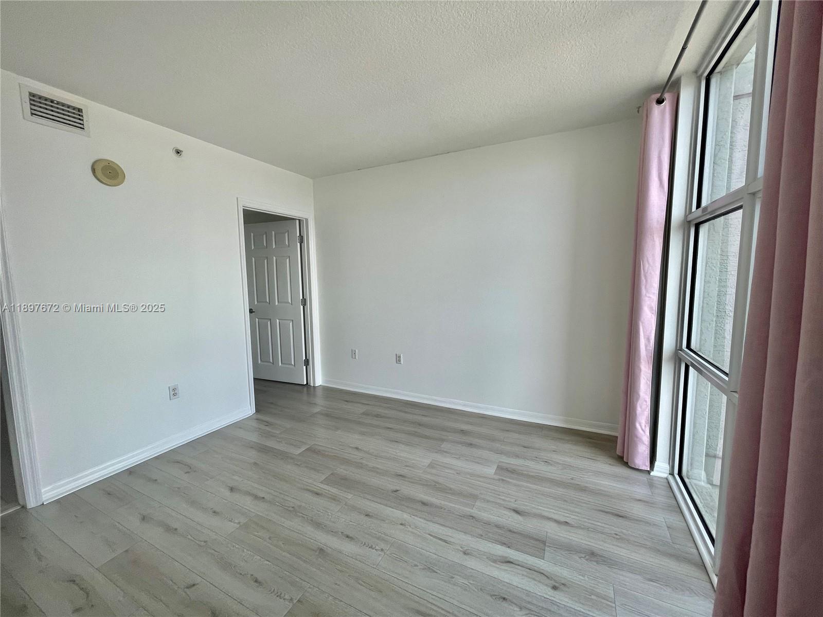 900 SW 8th St #1505 Miami, FL 33130