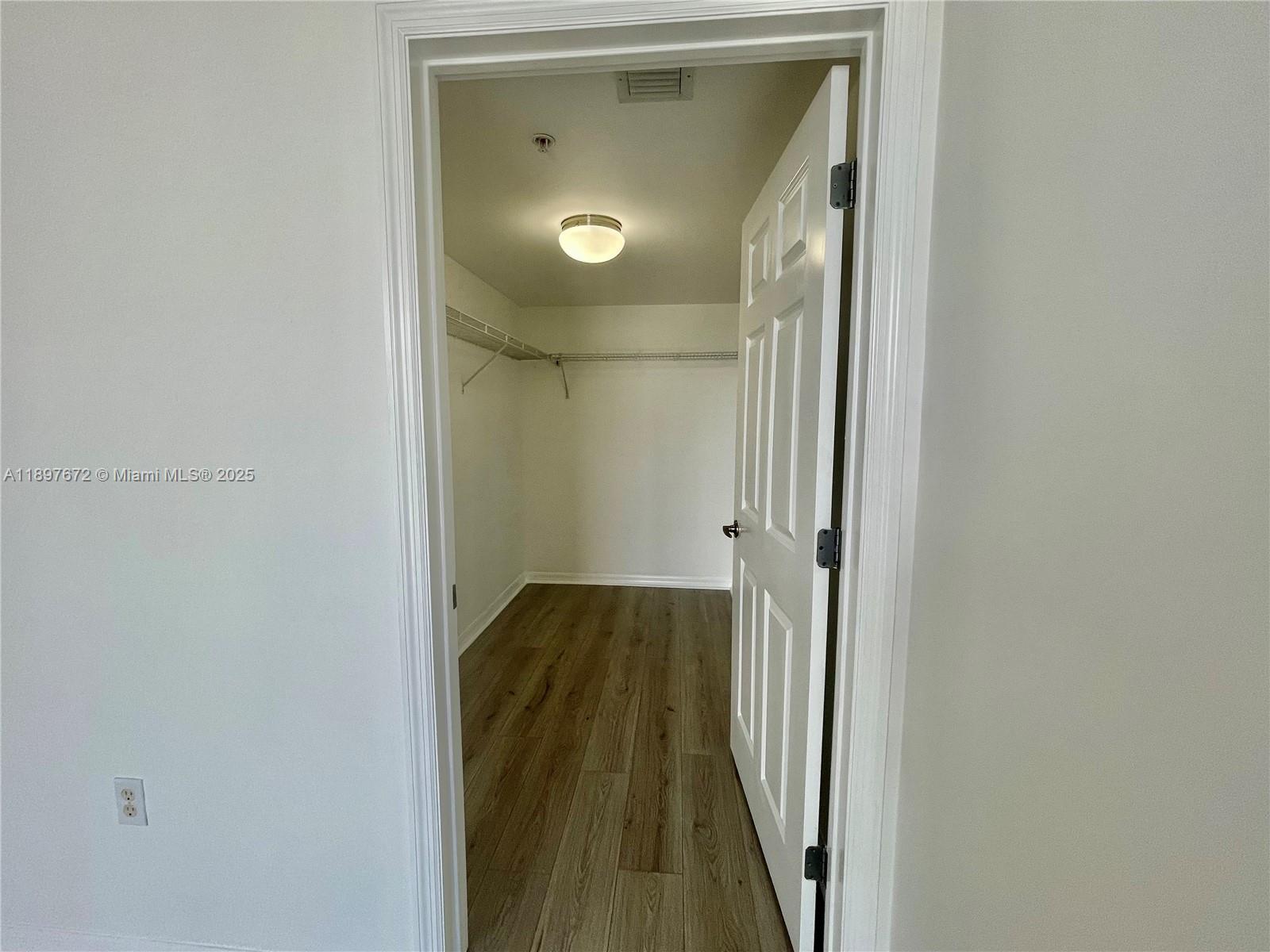 900 SW 8th St #1505 Miami, FL 33130