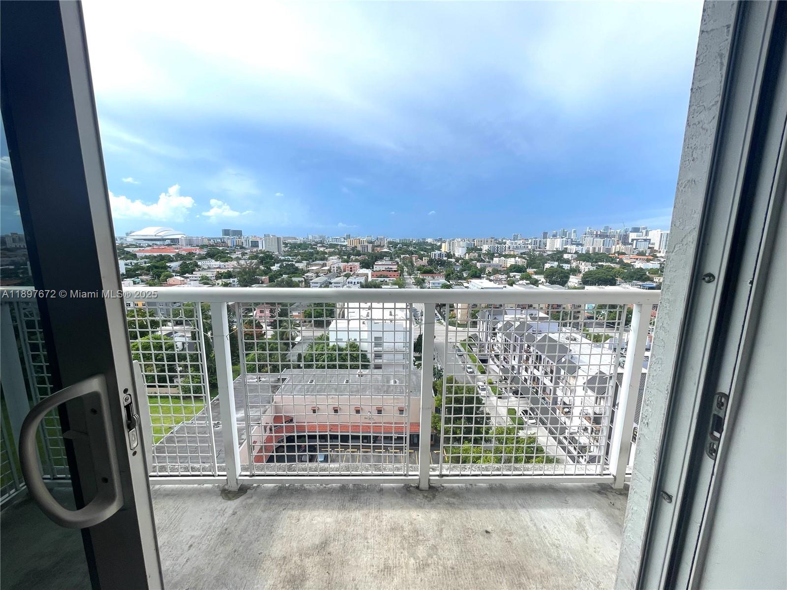 900 SW 8th St #1505 Miami, FL 33130