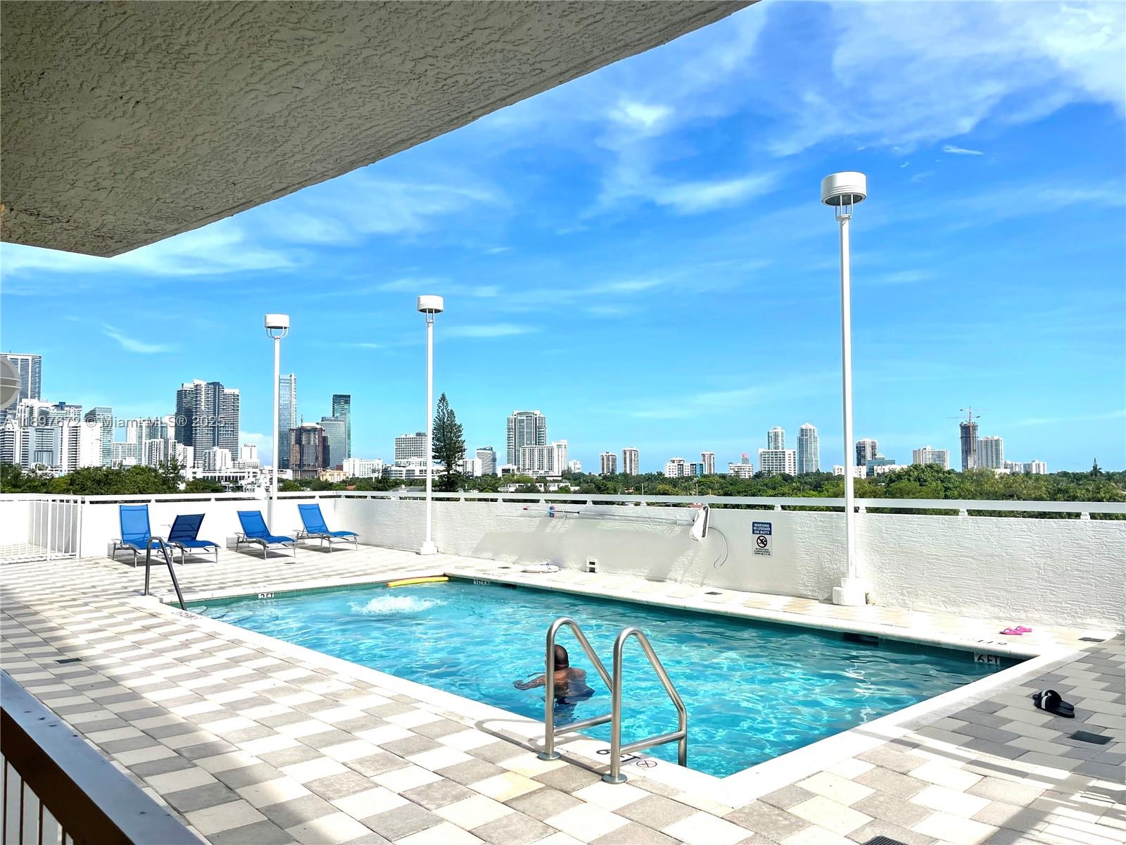 900 SW 8th St #1505 Miami, FL 33130