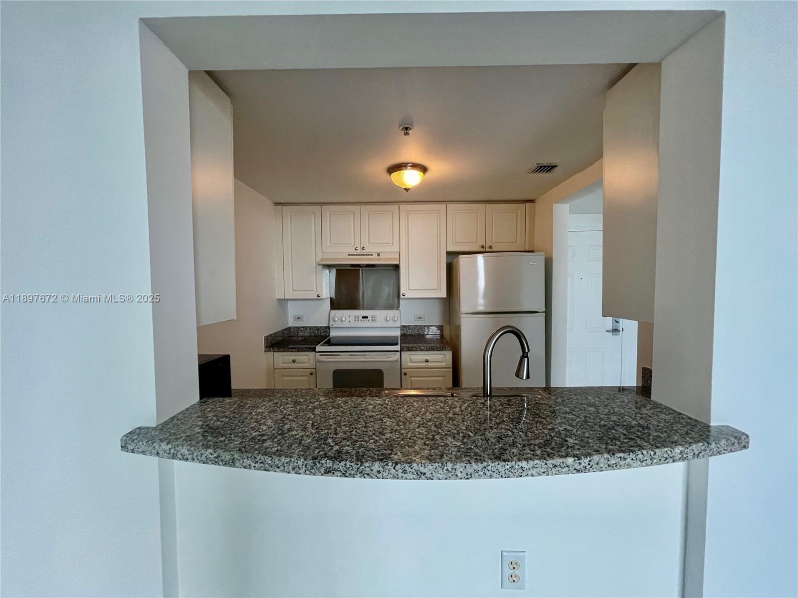 900 SW 8th St #1505 Miami, FL 33130