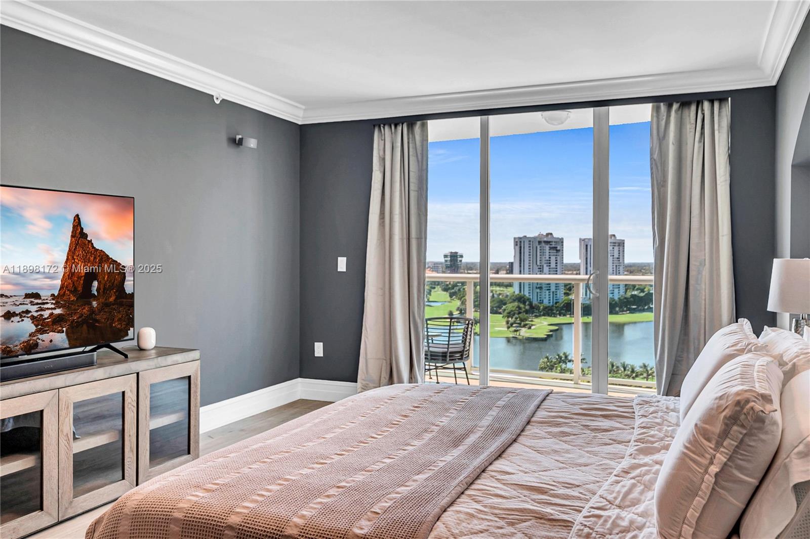 image Hamptons South40