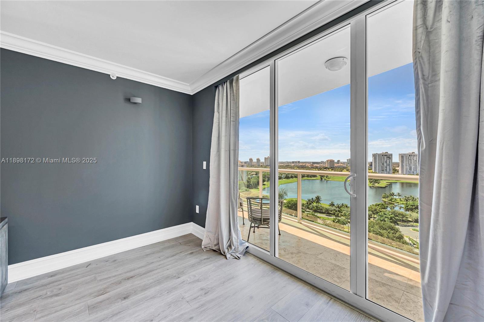 image Hamptons South41