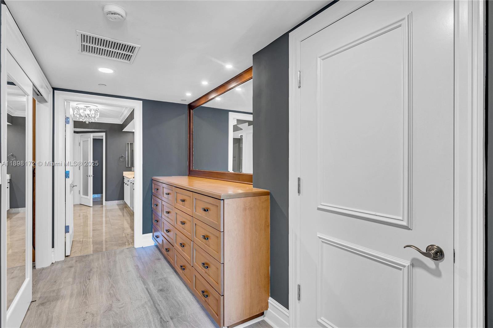 image Hamptons South45