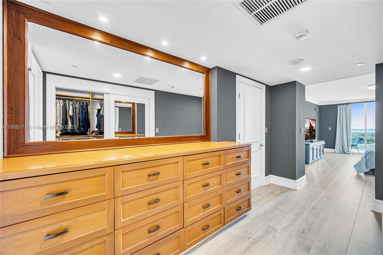 image Hamptons South48