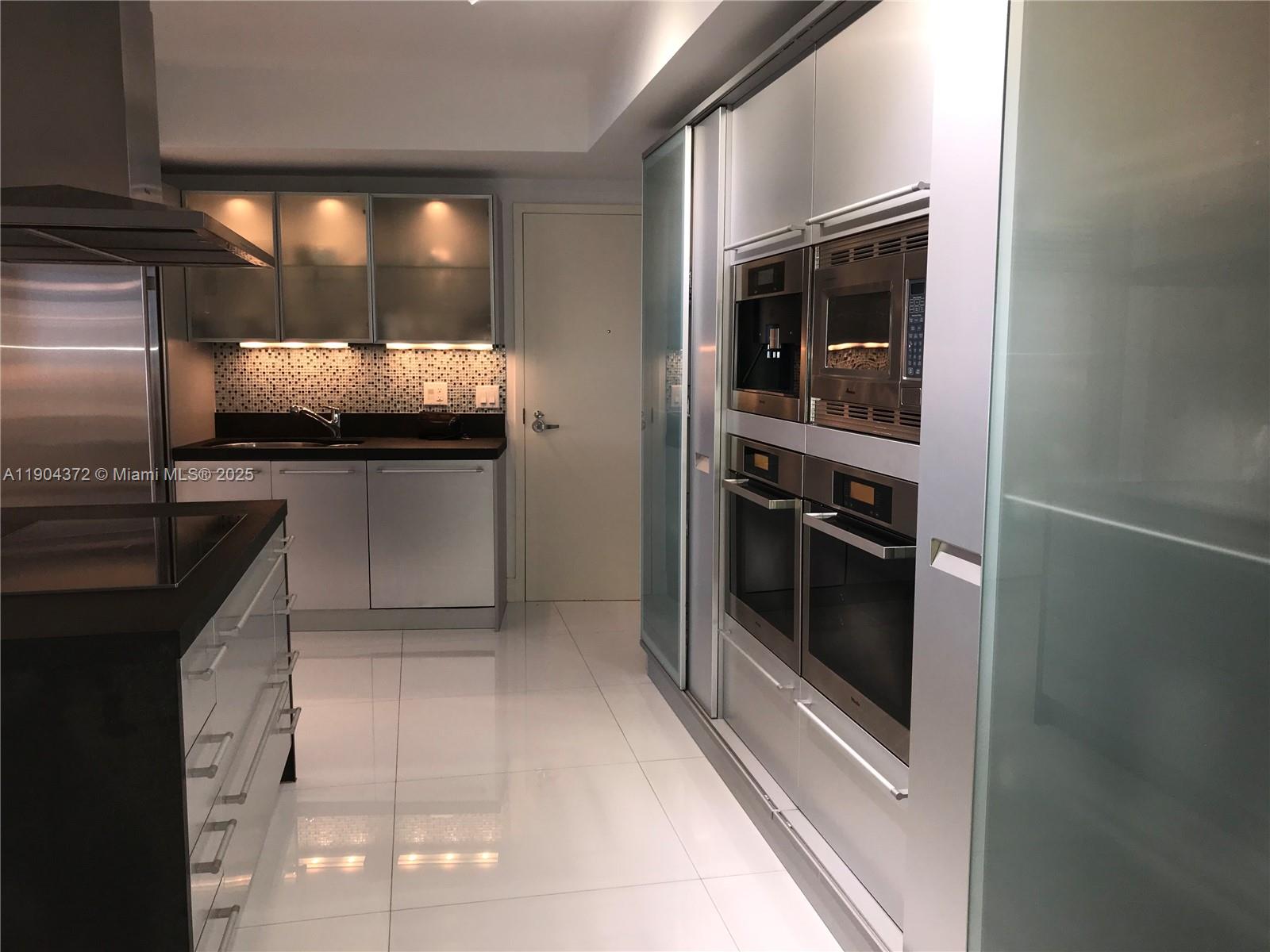 18201 Collins Ave #5104 Sunny Isles Beach, FL 33160