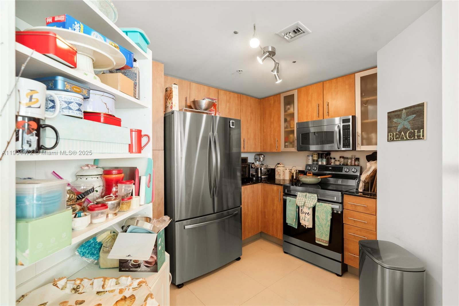 image 360 Condominium11