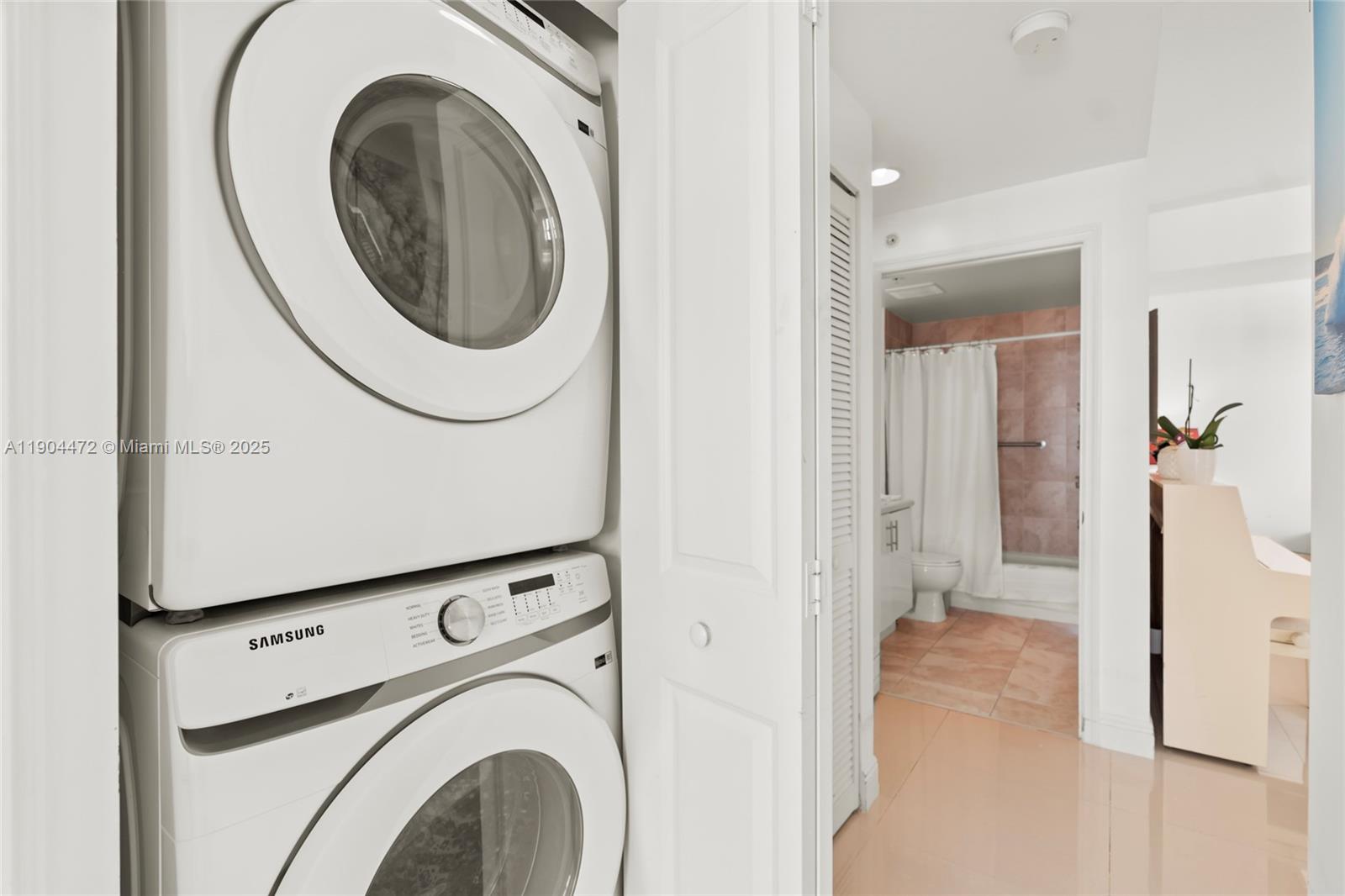 image 360 Condominium23