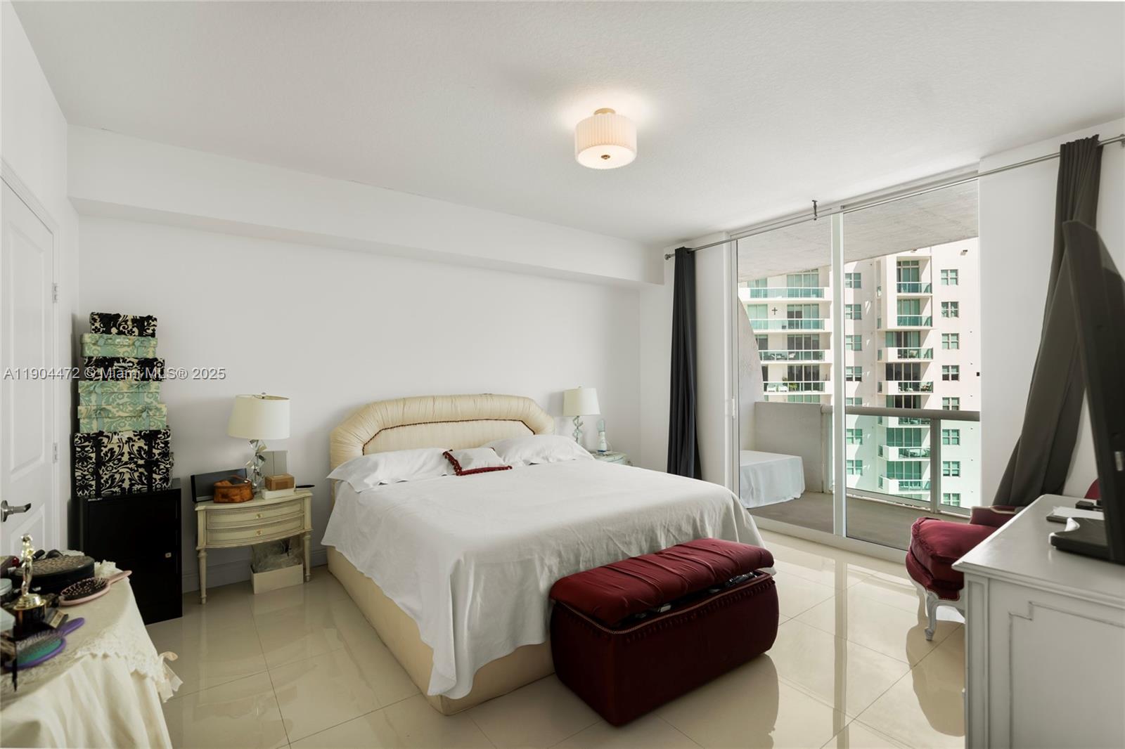 image 360 Condominium24