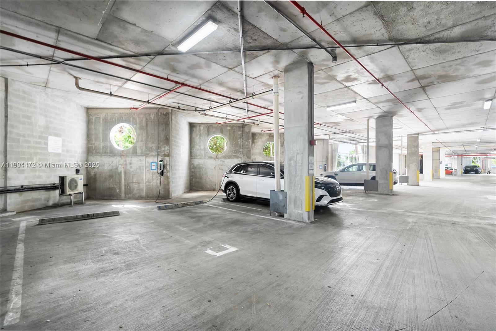 image 360 Condominium35