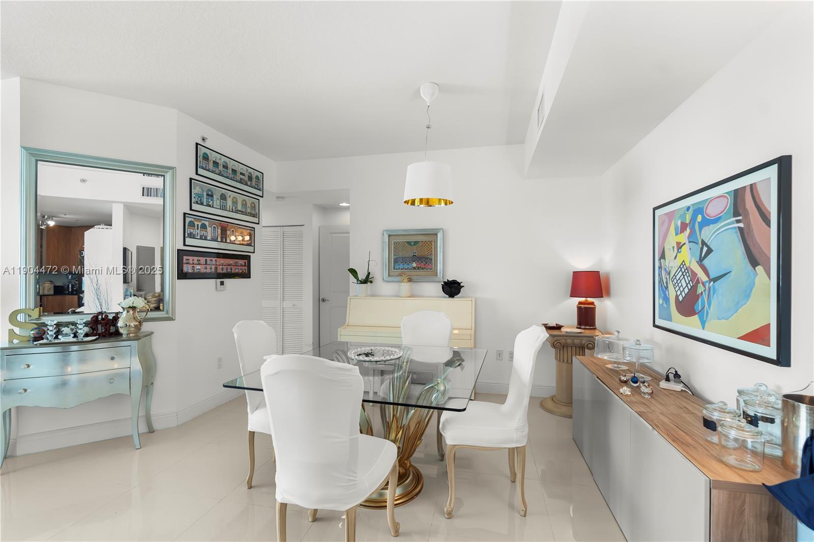 image 360 Condominium3