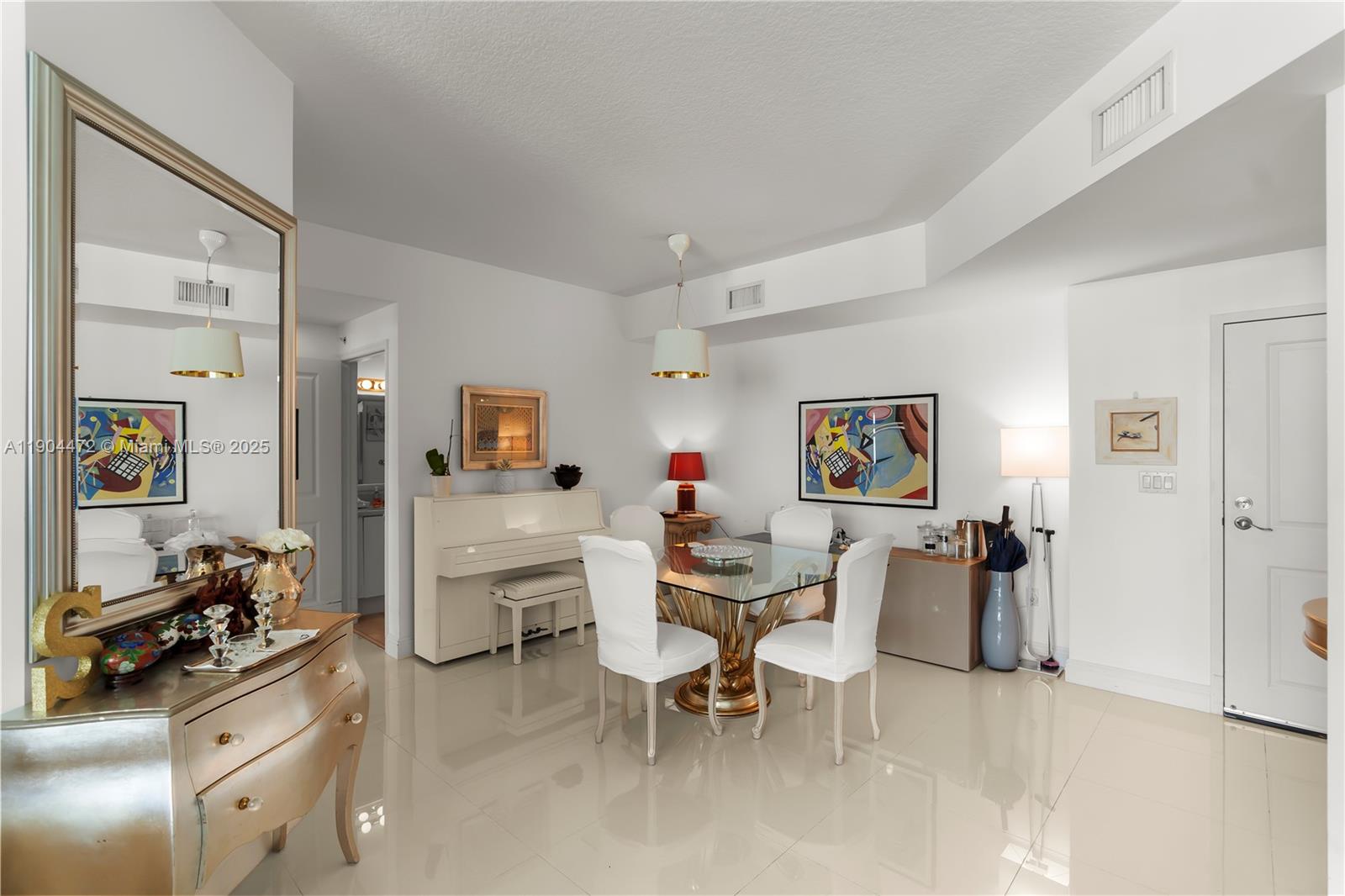 image 360 Condominium8