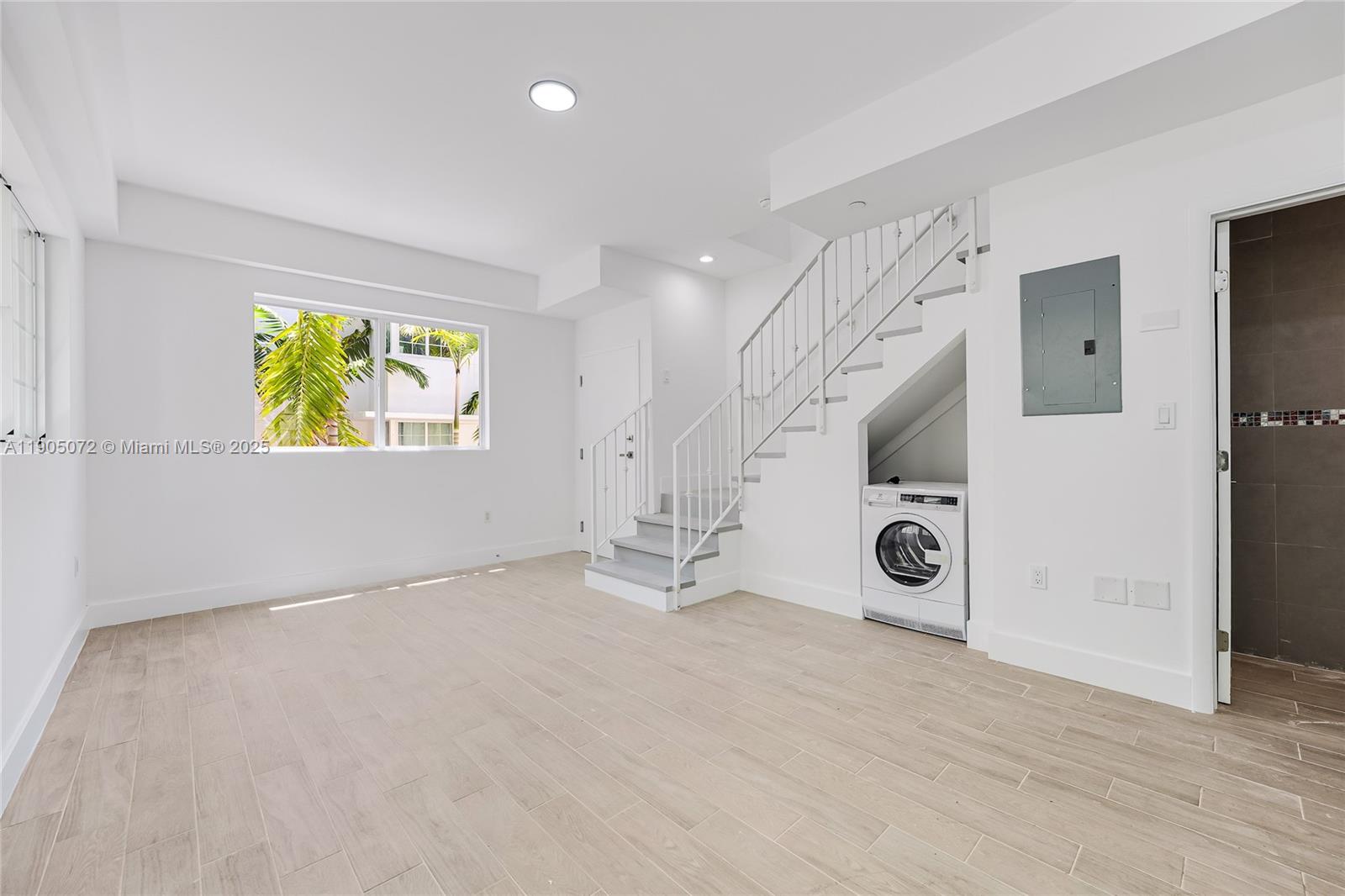 1519 Pennsylvania Ave #9