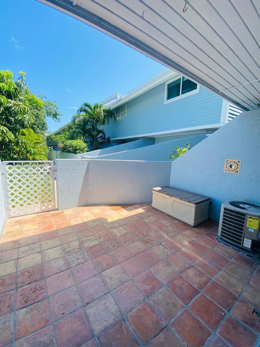 798 Crandon Blvd #30-C