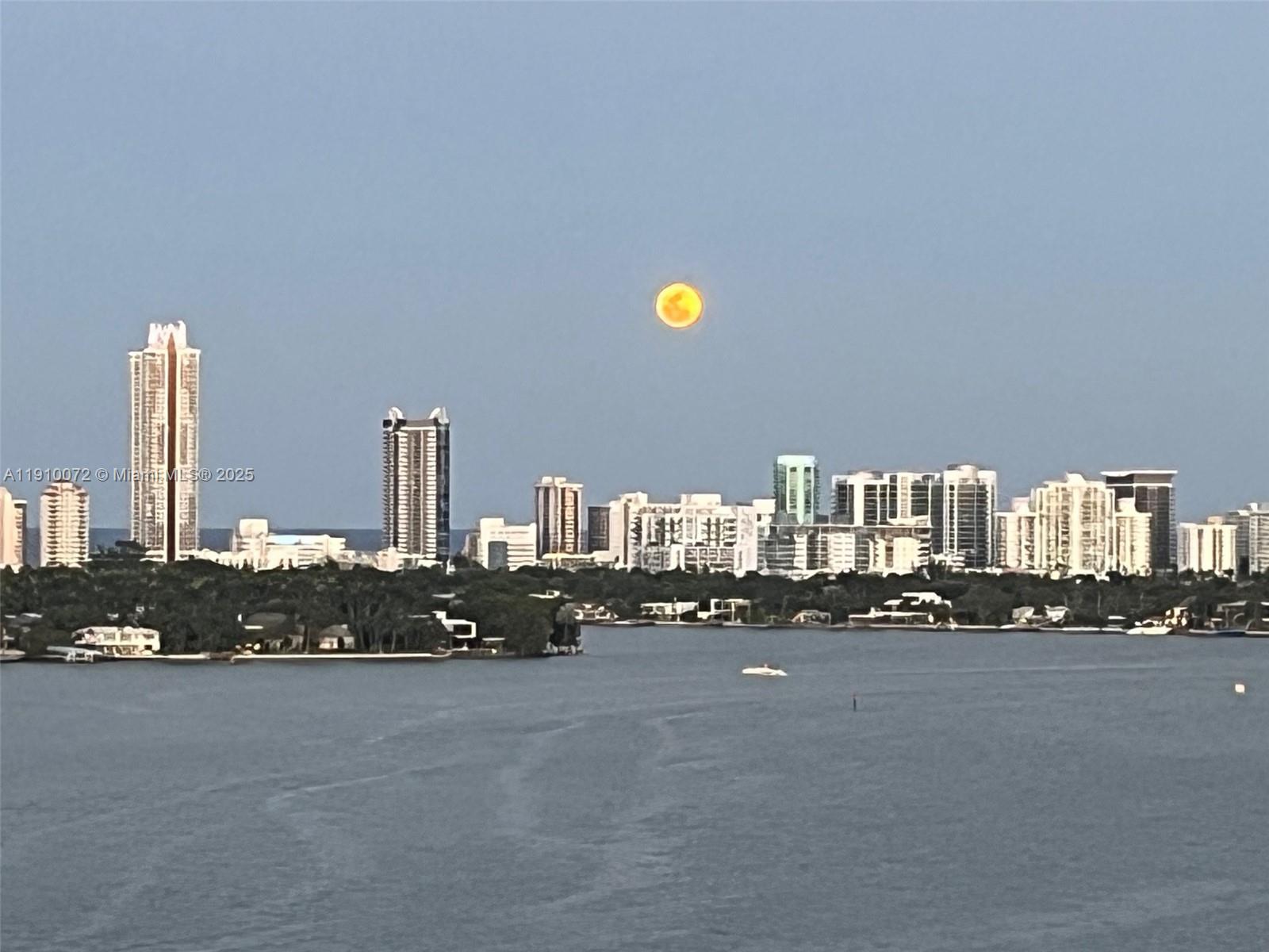 1865 79th St Cswy #PHI North Bay Village, FL 33141